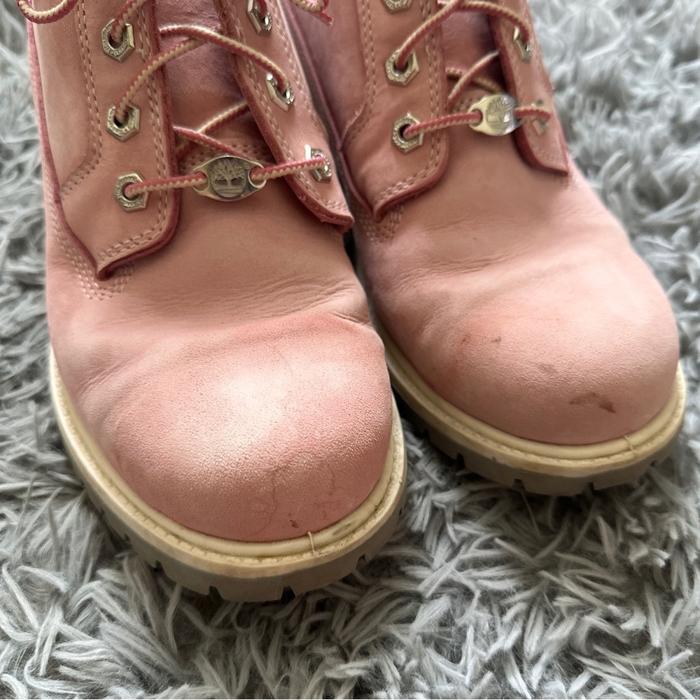 Pink Timberlands - Picture 3 of 9
